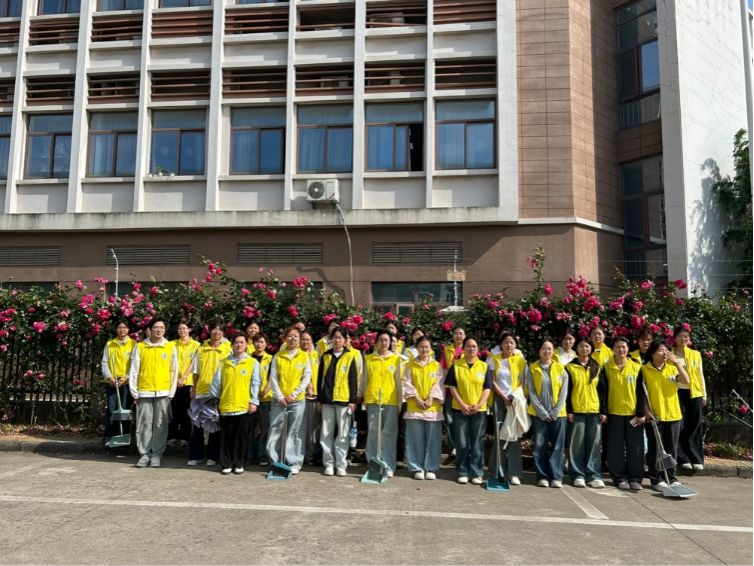 爱卫同行  劳育润心——护理学院扎实开展爱国卫生月劳育实践活动